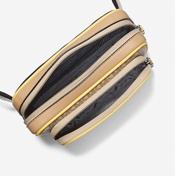 MICHAEL KORS Cooper Graphic Logo Sling Pack. 100% AUTHENTIC - Picture 3 of 5